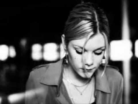 TRIXIE WHITLEY - OH, THE JOY