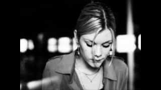 TRIXIE WHITLEY - OH, THE JOY