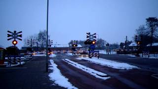 preview picture of video 'Spoorwegovergang, Level/ Railroad Crossing Swalmen'