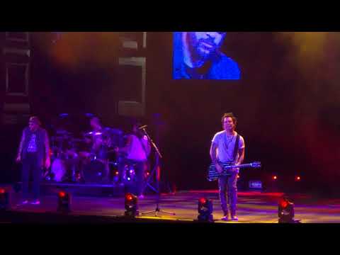 Avenged Sevenfold - So Far Away, Quebec City 2018-01-19