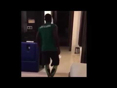 JOGADORES FAMOSOS DANÇANDO#1