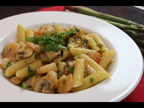 Pasta Primavera with prawns, asparagus and mushrooms