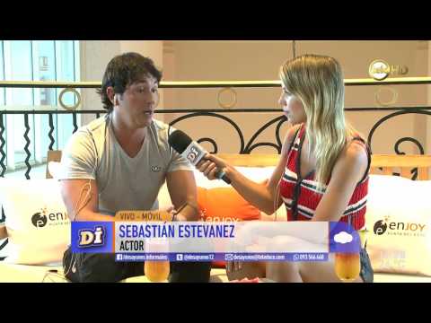 Sebastián Estevanez está de vacaciones en Punta del Este junto a su mujer y sus hijos