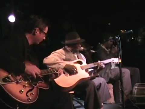 Honeyboy Edwards With Devil in a Woodpile -- Little Boy Blue