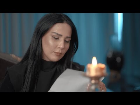 Gunel Mehemmedli - Elleri Qoynunda Dayanan Qadın