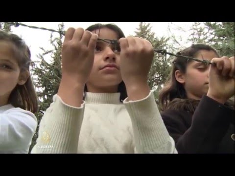 Sirijska siročad: Prestanite nas bombardirati