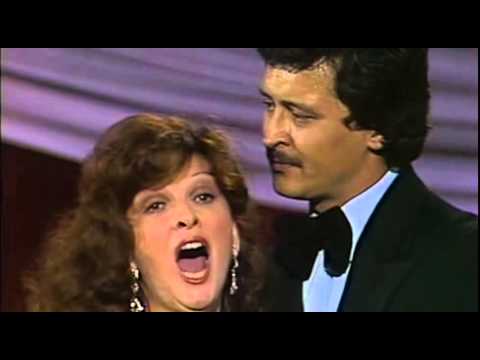 Tiboldi Mária, Virágh József- Nem boldogít