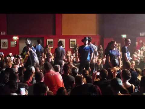 Boulevard des airs,  J'm'excuse pas