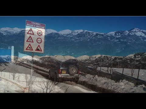 Elvisi dhe Staffi u  nisen per te shpetuar nje jete njeriu por per pak sa nuk perfunduan ne humnere!