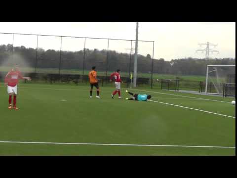 7 nov 2015 Nieuw Utrecht A1  - V.V. De Meern A2 com 3-7 Doelpunt Vinny afgekeurd wegens buitenspel