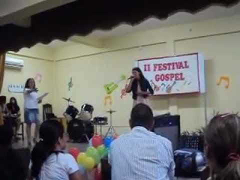 Ana Karla cantando hallelujah no 2° festival gospel do Ceb