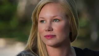 Outdoor professional headshots of a girl for her L