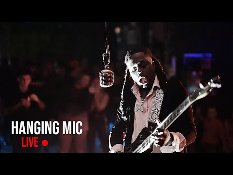 Lord D'Andre - "OMGski" [LIVE Hanging Mic Performance]