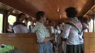 preview picture of video 'O Comboio do Douro e o Grupo de Cantares de Fornelos - 2ª parte'