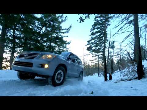 Lexus LX 570 in snow
