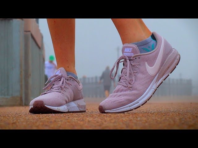 nike color gold