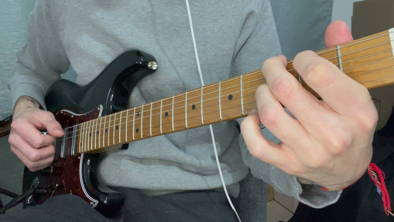 Roberto Barlocci playing a Jingle Bells chord-melody arrangement on solo guitar