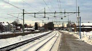 preview picture of video '[SJ] X2 EMU passing Vårgårda station on it´s way northbound to Stockholm.'