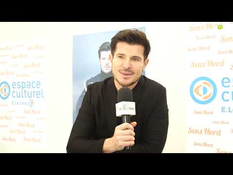 Vincent Niclo en séance de dédicace à l'Espace culturel Leclerc de Saint-Denis-les-Sens