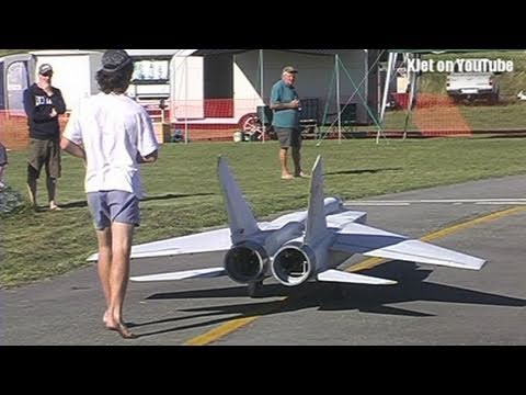 The world's largest Mig 25 RC Scale model airplane - the test flight Video