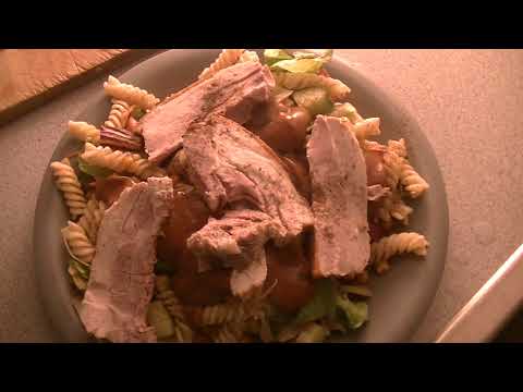 MongoTV_7743 - Mongo Madskole - PASTASALAT Med RIBBENSTEG og BRUN SOVS