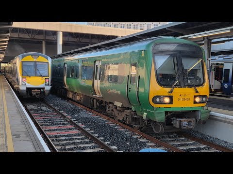 Irish Rail 29000 Class DMU 29028 departing Grand Central. 12/12/25