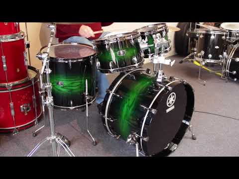 Yamaha Live Oak Custom in Emerald Shadow 22, 10, 12, 16