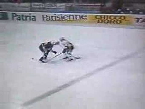 (1994 HC Ambri Piotta-HC Davos) Valeri Kamensky (c) KimTheKing