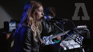VÉRITÉ - When You&#39;re Gone - Audiotree Live (1 of 6)