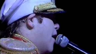 Elton John - Pinball Wizard (Live at Hammersmith Odeon in 1982)