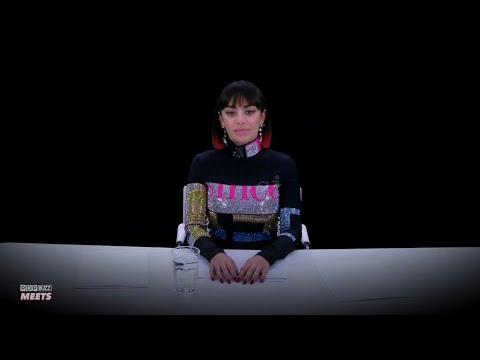 Charli XCX react on email’s from dad
