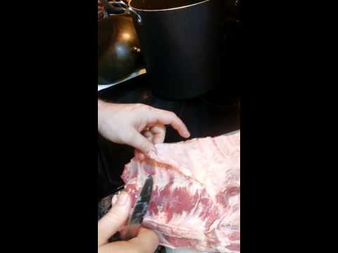 How to prepare ribs for marinating and grilling