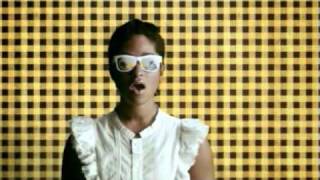 Santigold - Lights Out [cc]