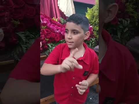 OLIENDO TODAS LAS ROSAS DE LOS SANTOS DE SEMANA SANTA
