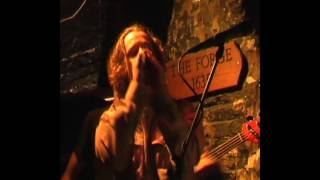 The Twice - Improbable (Live at The 12 Bar Club)