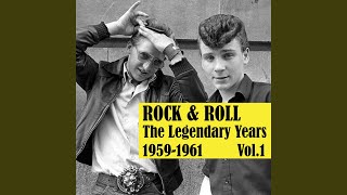 Download lagu Lipstick on Your Collar mp3