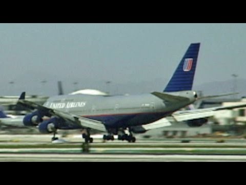 United 747 Rough Landing! (LAX 2001)