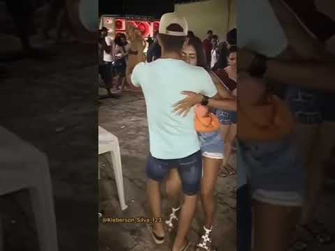 Casal Dançando Piseiro (Japaozin)