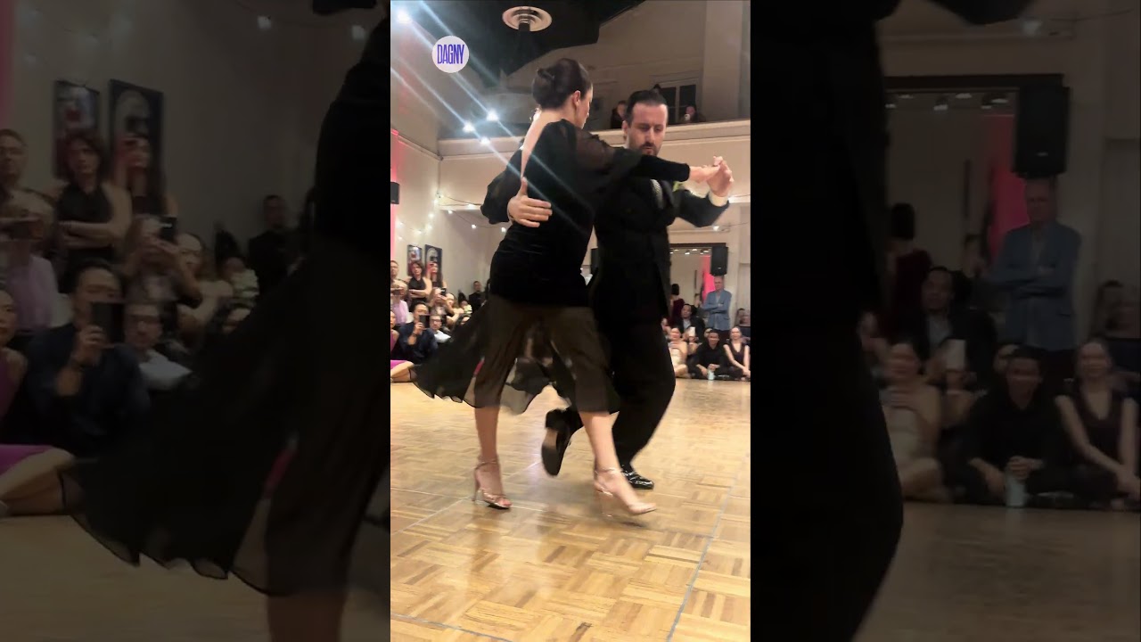 Vanesa Villalba & Facundo Piñero dancing tango to “Nochero Soy” by Sentimental y Canyengue (7/11)