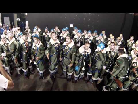 Nietos de Sary Manchez calentando voces en la Final 2016