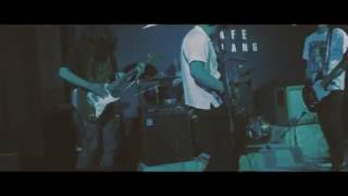 REMISSA - MENENTANG DAN MENCARI (Official Videoclip)