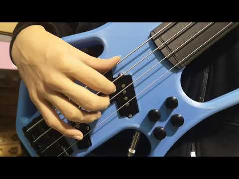 FILOALFA 3d printed bass guitar playing