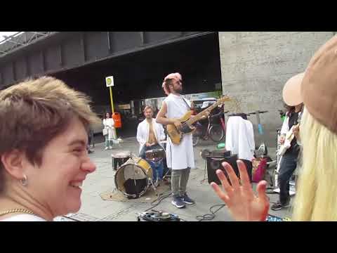 Dr. Phil Harmonic .....LIVE  Berlin.....29.4.2022