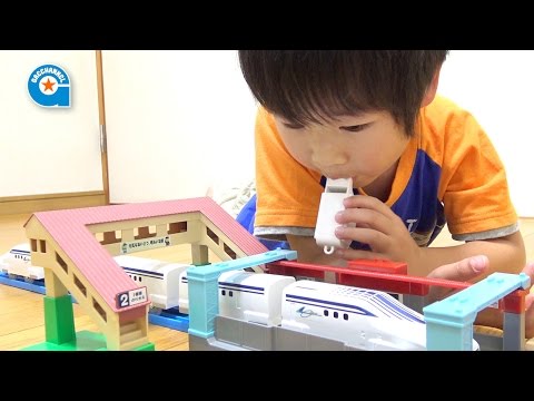 プラレールの超電導リニアL0系レールセット【がっちゃん5歳】笛コン Video