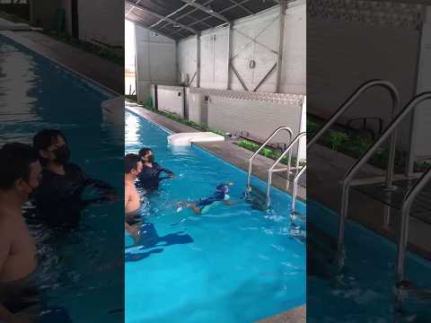 Swim by myself 🏊  #swimming #babyswimming #berenang #adreena #happykids