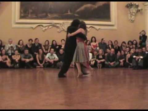  Federico Naveira  and  Inés Muzzopappa  are  dancing  to  the  milonga  "  Pa'l Que Se Va  "