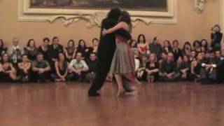 Video thumbnail for Federico Naveira y Ines Muzzopappa - Milonga - Tango [R]evolution 2009