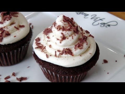 download lagu mp3 mp4 Laura Vitale Chocolate Cupcakes, download lagu Laura Vitale Chocolate Cupcakes gratis, unduh video klip Laura Vitale Chocolate Cupcakes