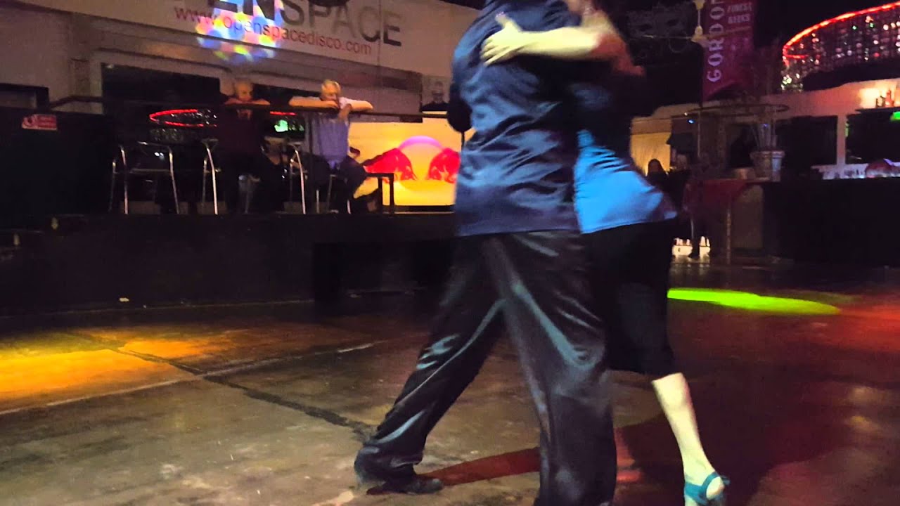 2016 02 28  Julio Alvarez Yailet Suarez musica di Edgardo Donato   Ella Es Asi