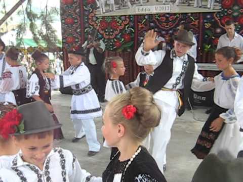 14 Festivalul Cununa Spicului de Grau - Craiesti - Ansamblul de dansuri Urmenis - juniori -MVI 4387